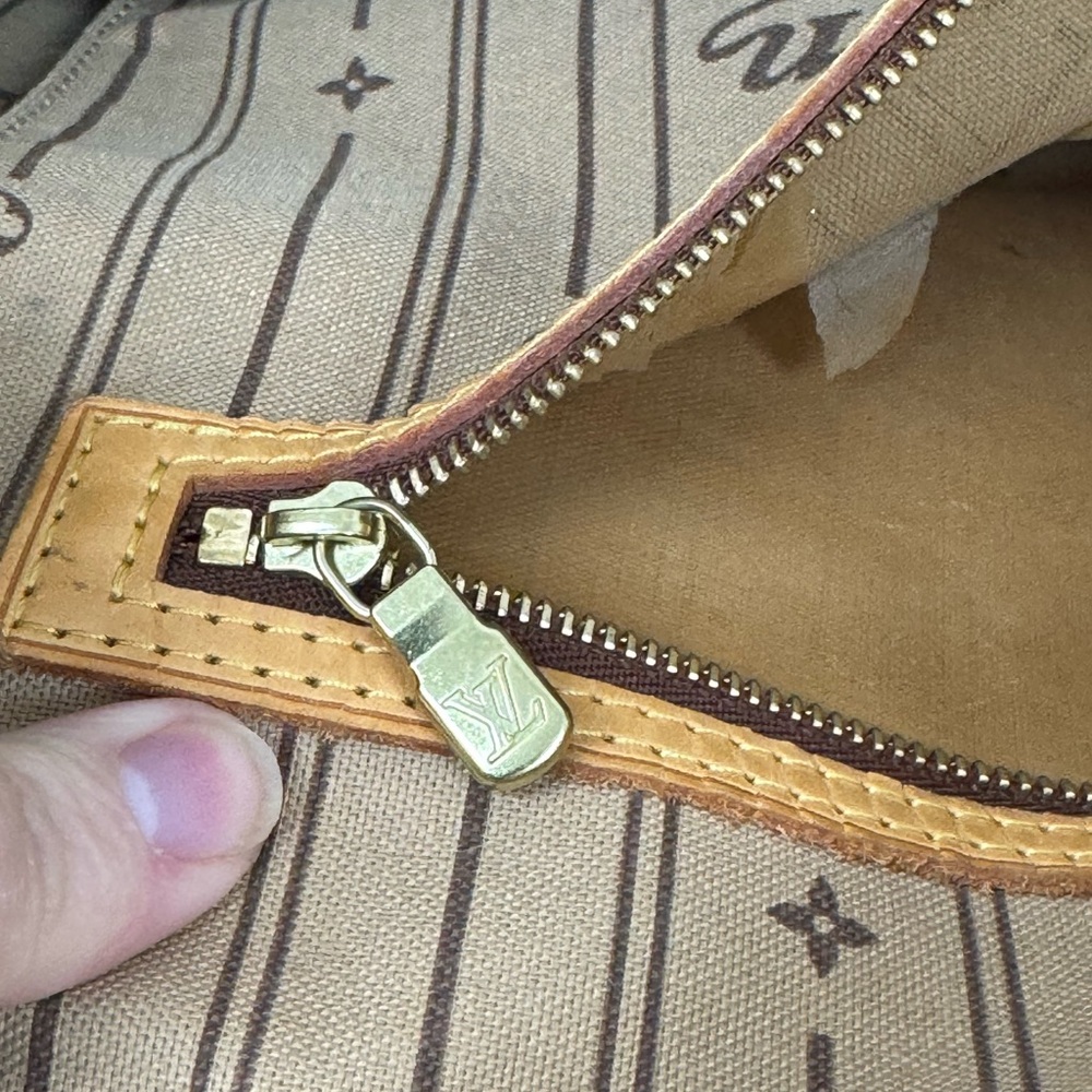 Louis Vuitton Classic Neverfull GM Brown Monogram Tote with Purse Organizer - Picture 11 of 13